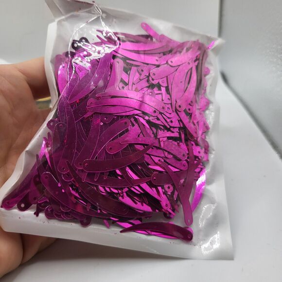 1000pcs Chilli Ivory Shape Sequins 5*32mm PVC Flat Paillette 1 Hole Fuscia - Picture 3 of 5